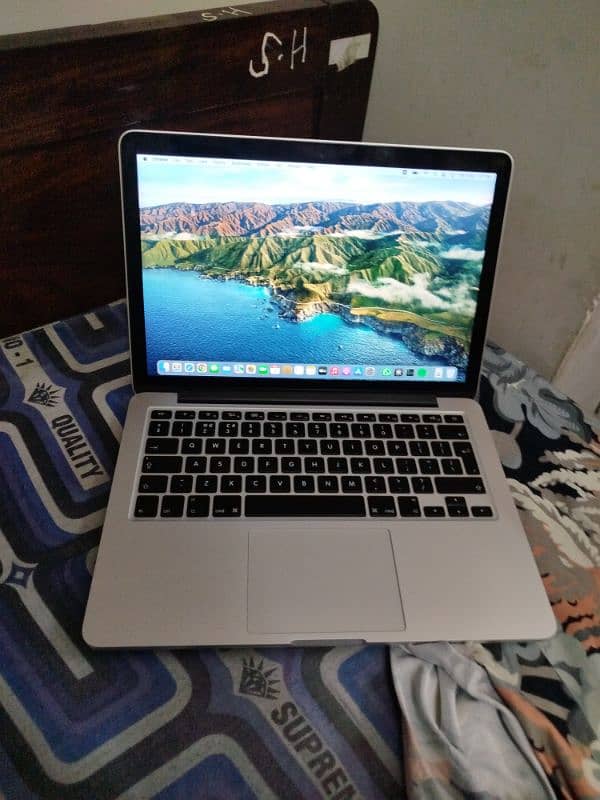 MacBook pro 2015 8/256 2