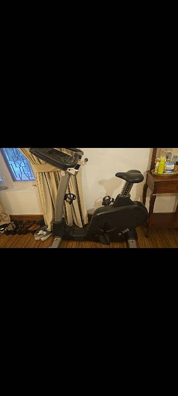 Commertial upright bike Electric exercise cycle cycling machine precor 1