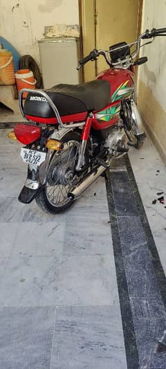 honda cd 70 2022 (03151747325)