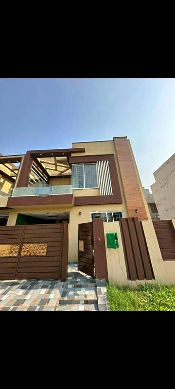 5 Marla Brand New House For Sale In C Block Bahria Orchard Lahore 0