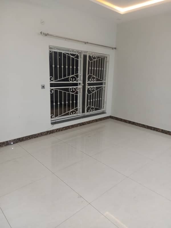 10 MARLA UPPER PORTION AVAILBLE FOR RENT IN MUHAFIZ TOWN PHASE 2 0