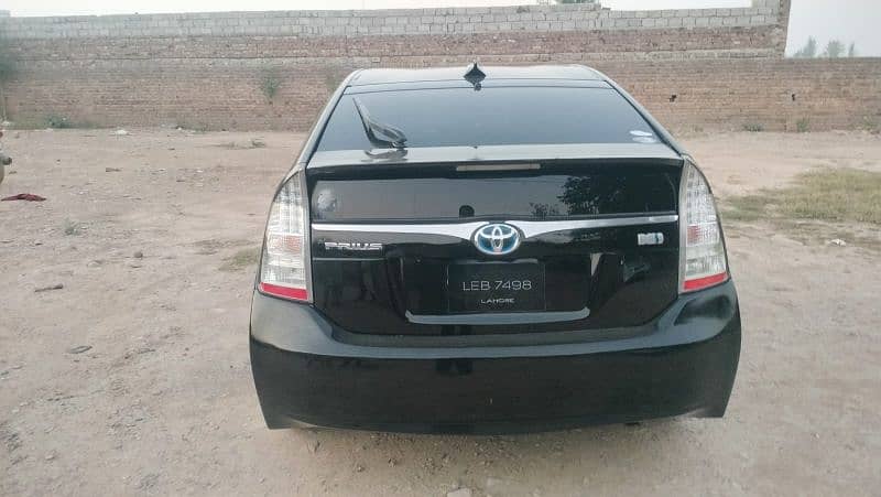 Toyota Prius 2011 13