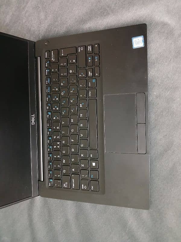 Dell 7390 i5 8th generation 1