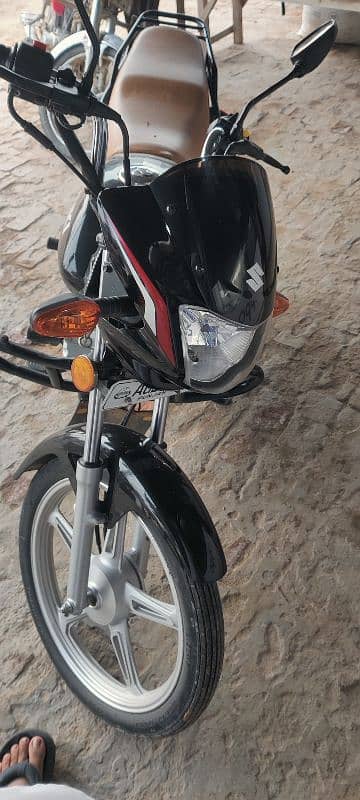 Suzuki 110s newo condition ha  chala kar chak karo 0