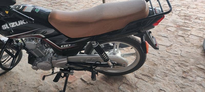 Suzuki 110s newo condition ha  chala kar chak karo 5