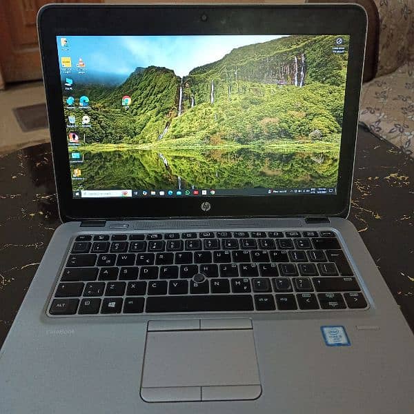 HP Elite book 820G3 6th generation 8gb ram 350gb Hard disk 10/9 0