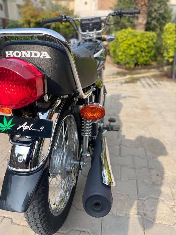 Honda CG 125 Black colour 2025 Model 6