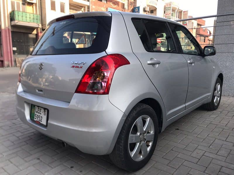 Suzuki Swift DLX 2015 (O333/4282/555) 4