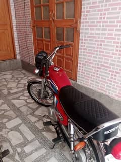 Honda 125 2022 model in excellent condition for sale