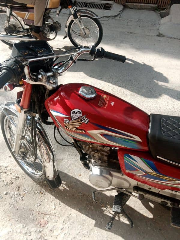 Honda 125 2022 model in excellent condition for sale 6