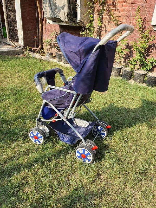 baby pram lush condition 10/10 0