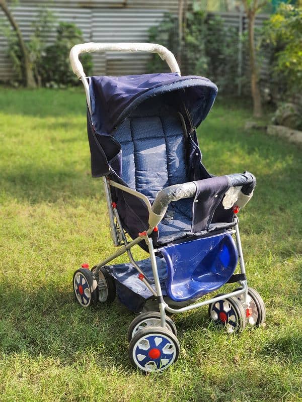 baby pram lush condition 10/10 2