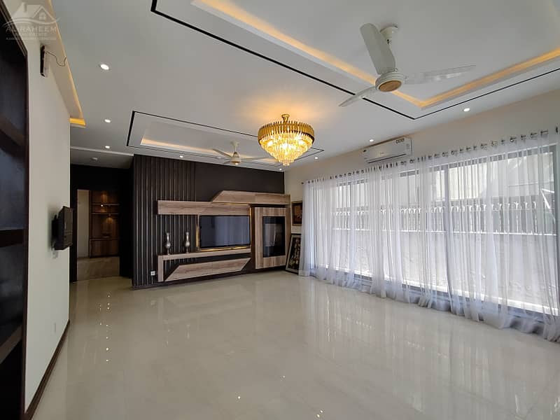 FACING PARK SLIGHTLY USED MODERN MAZER MUNIR ONE KANAL HOUSE FOR SALE IN DHA PHASE 4 16