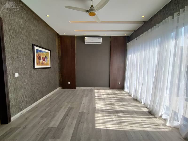 FACING PARK SLIGHTLY USED MODERN MAZER MUNIR ONE KANAL HOUSE FOR SALE IN DHA PHASE 4 33