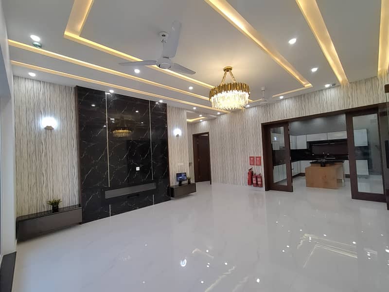 FACING PARK SLIGHTLY USED MODERN MAZER MUNIR ONE KANAL HOUSE FOR SALE IN DHA PHASE 4 39