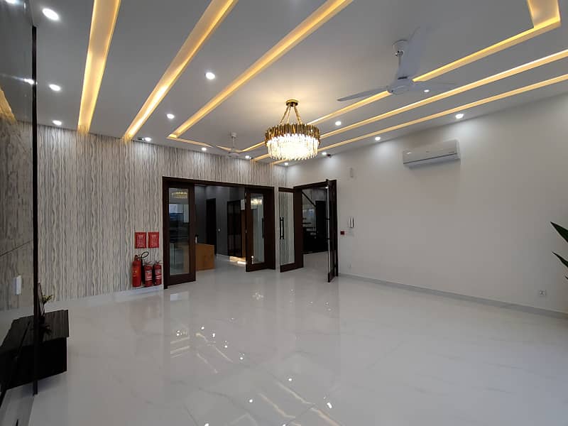 FACING PARK SLIGHTLY USED MODERN MAZER MUNIR ONE KANAL HOUSE FOR SALE IN DHA PHASE 4 40