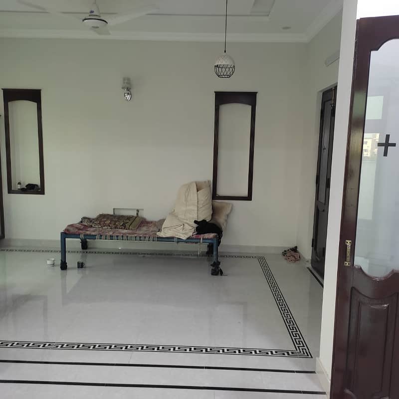 Double Road Corner House For Rent 5