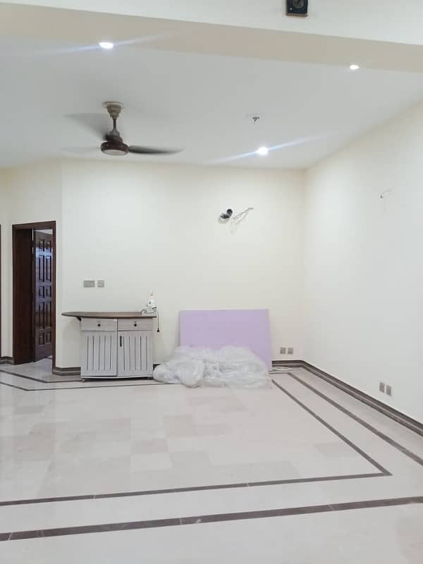 Double Road Corner House For Rent 10