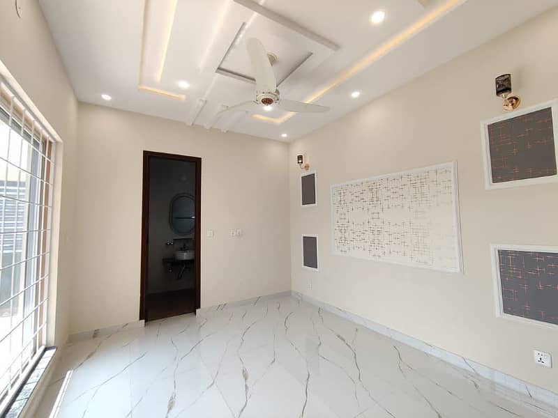 1 KANAL Lavish Bungalow On Top Location For Rent In DHA Phase 1 Lahore 5