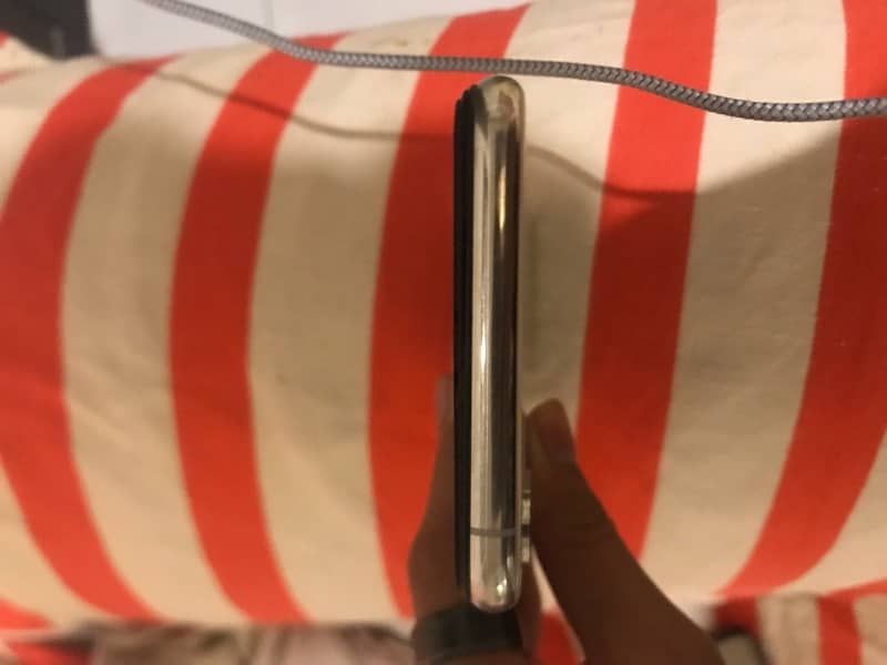 iPhone XS Max Non PTA 4