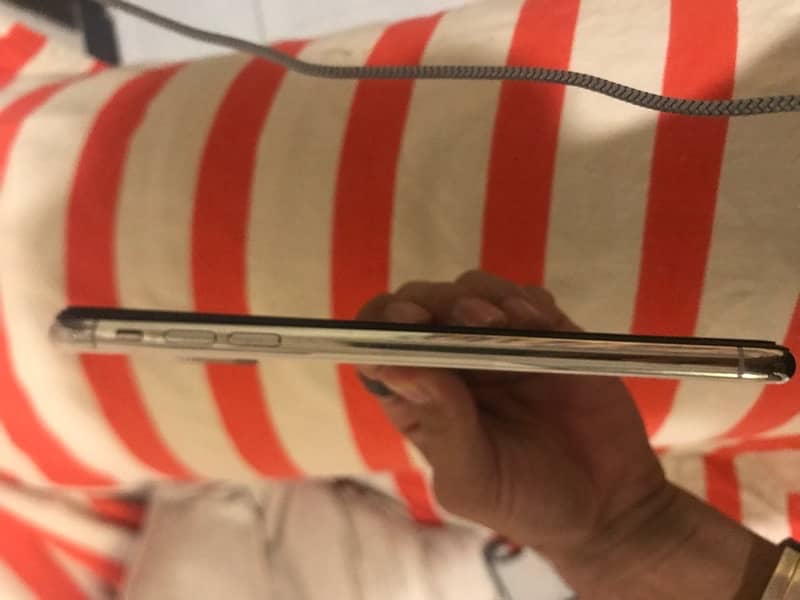 iPhone XS Max Non PTA 5