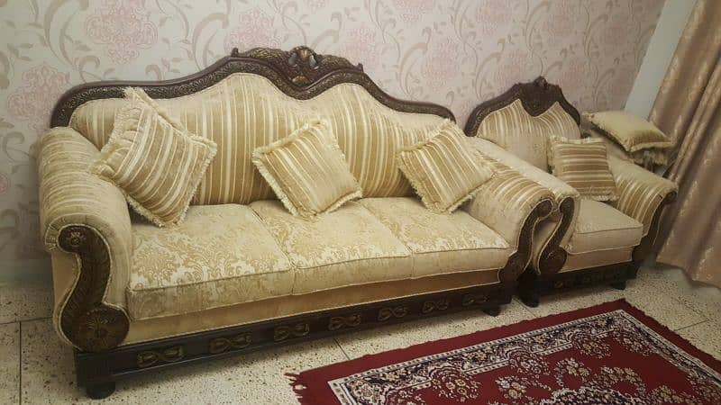 Luxury sofa set 11