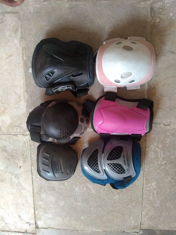 knees pads 6 PCs (RS. 1200) 1