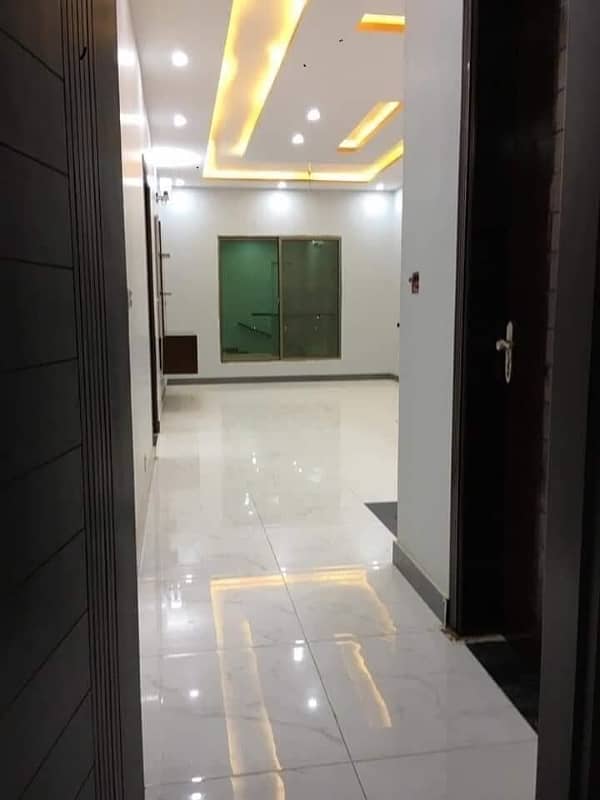 3Bed DDL 125sq yd Villa FOR SALE at ALI BLOCK All amenities nearby including MOSQUE, General Store & Parks 5