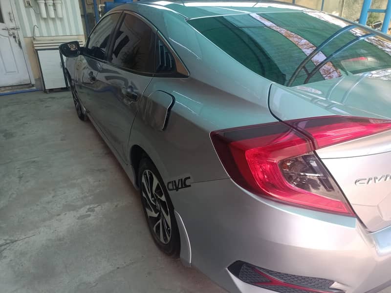 Honda Civic Oriel 2018 10