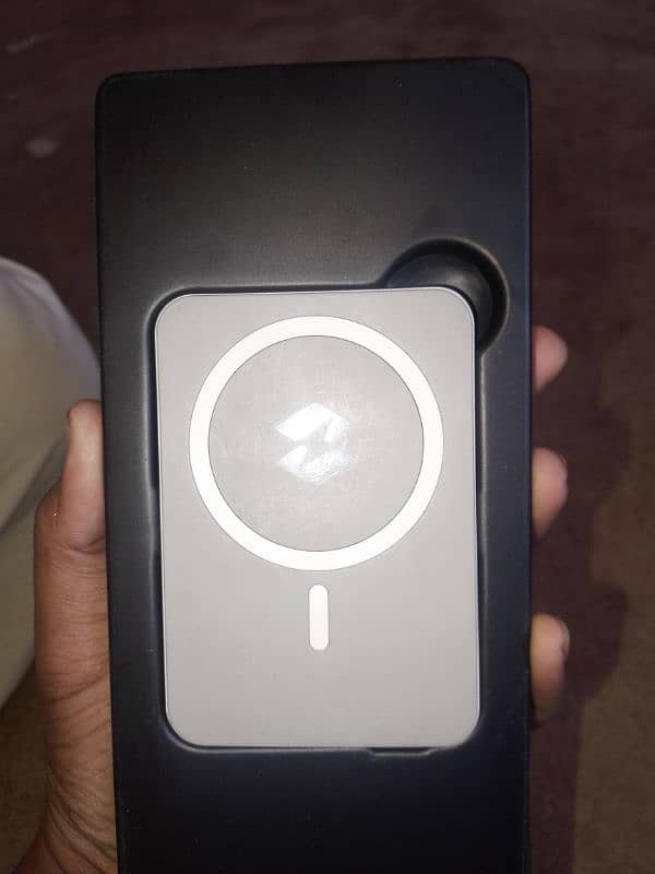 Infinix magpower wairless charger 2