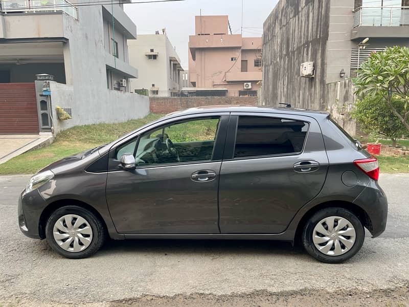 Toyota Vitz 2018 4