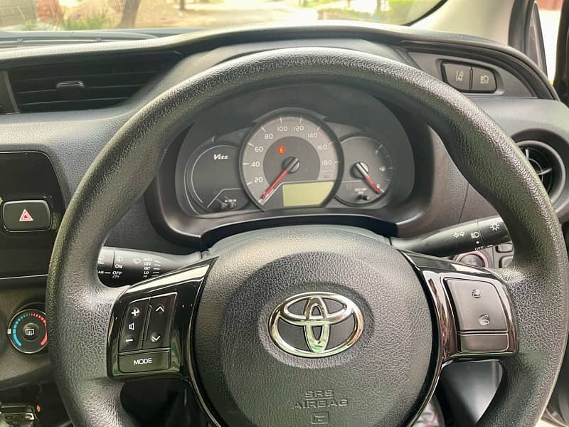 Toyota Vitz 2018 16