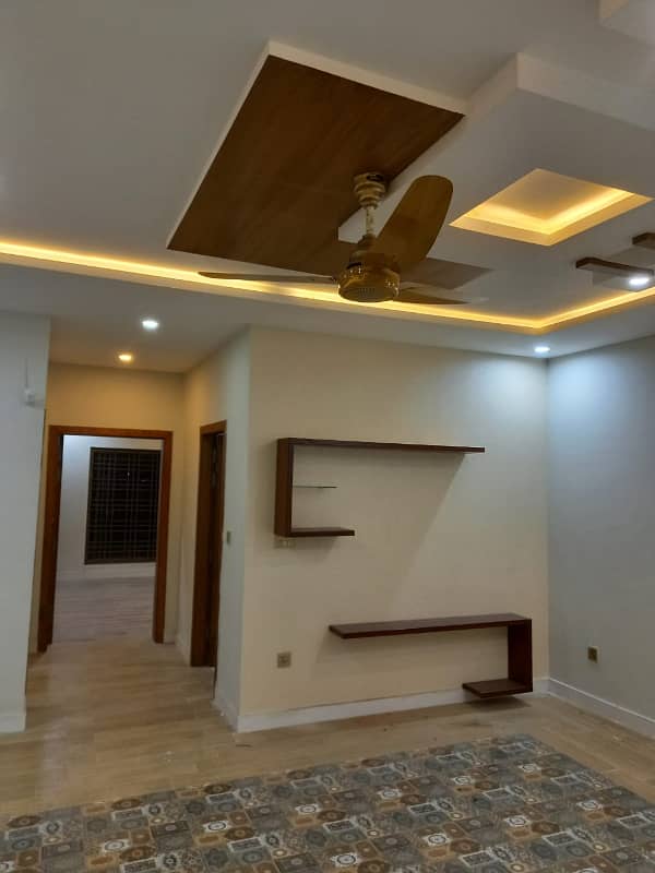 10 marala upper portion avilable for rent 7