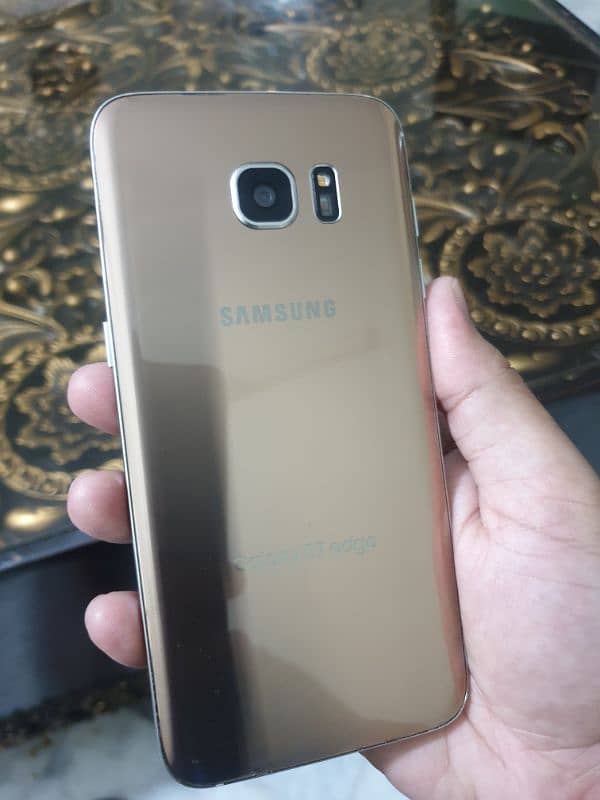 Samsung Galaxy S7 Edge Gold 10 by 10 3