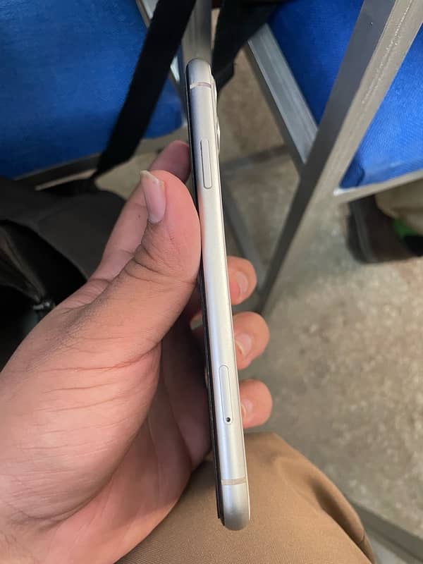 IPHONE 11 2