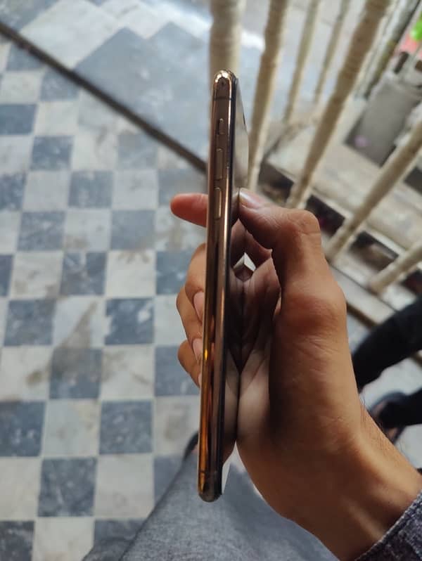 iphone 11 pro max 256gb pta approved 7