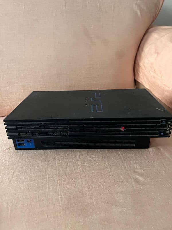 PlayStation 2 (PS 2) with 2 Controllers 0