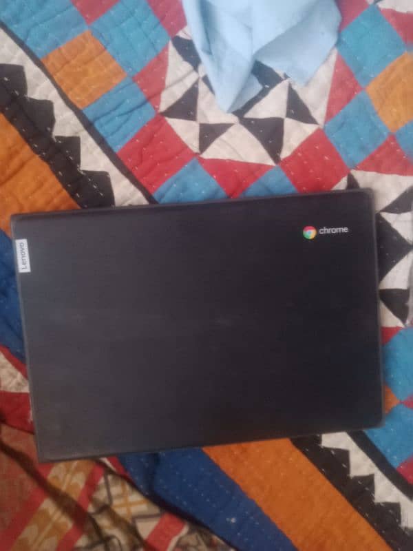 Chromebook Lenovo laptop 1