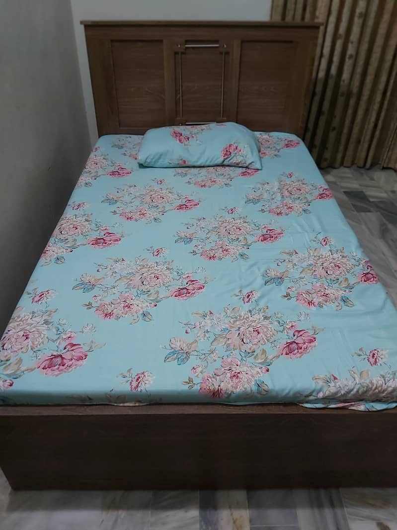 Single bed without mattress 2