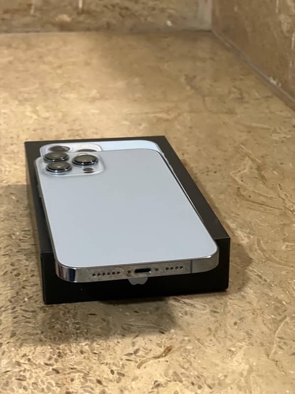 APPLE IPHONE 13 pro max non pta factory unlocked 6