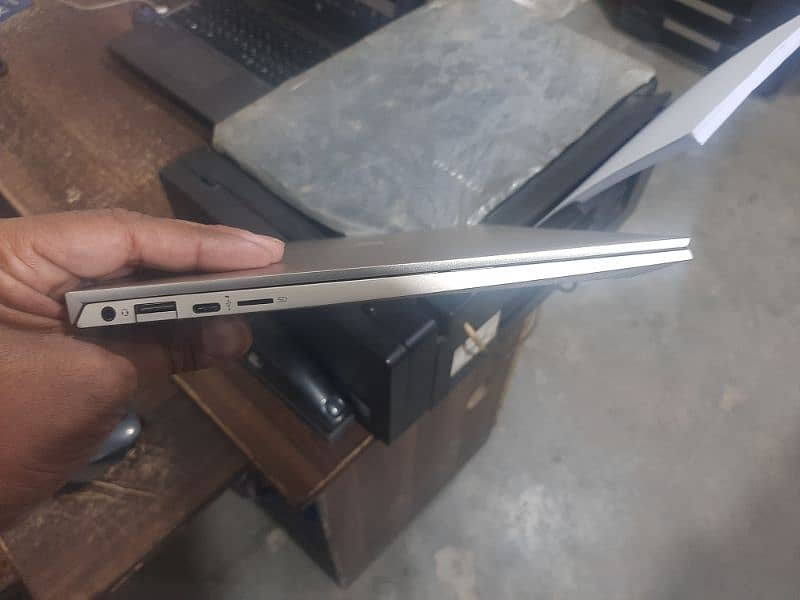 hp Envy laptop i5 8jin 5