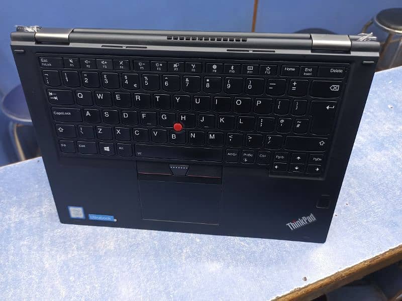 Lenovo Thinkpad Yoga 370 Core i5 7th Gen 8GB Ram 256GB SSD 360° Touch 6