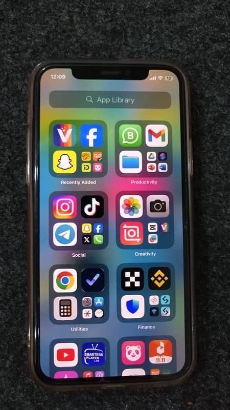 Iphone 11 pro non PTA back glass cracked 0