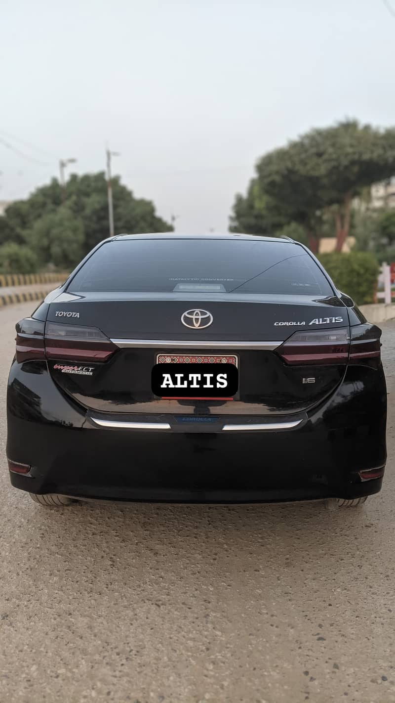 Toyota Corolla Altis 2018 10