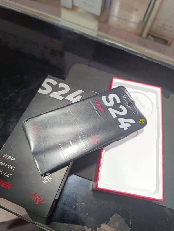 itel s24 8+8 256 Gb Full wrenty just Box open 1