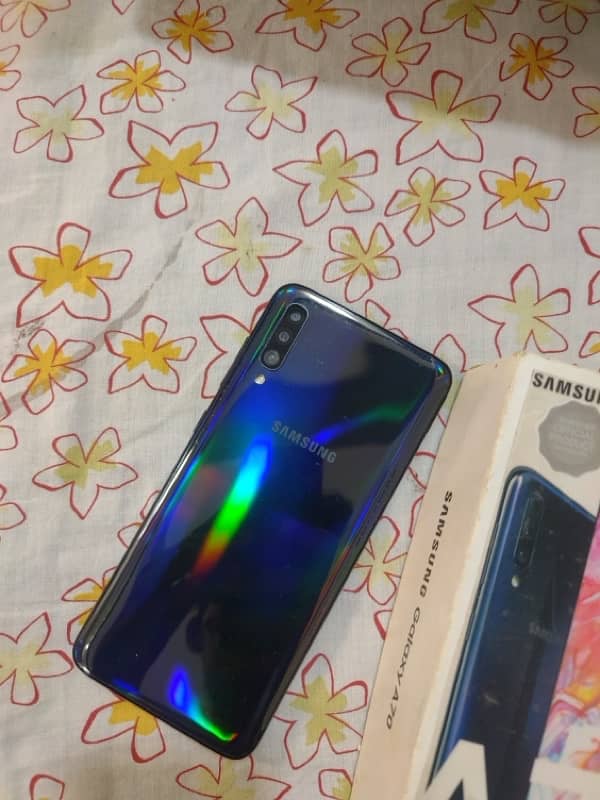 Samsung A70 pta approved with box 10/10 condition hay 2