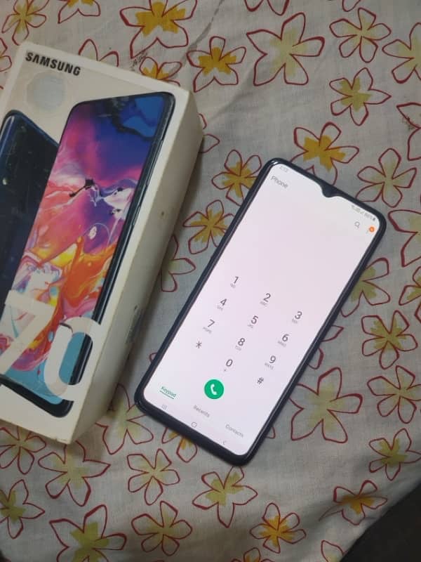 Samsung A70 pta approved with box 10/10 condition hay 7