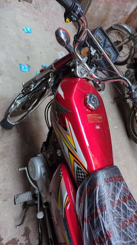 Applied 4 Honda 125 Red color open letter 10 10 new condition 4