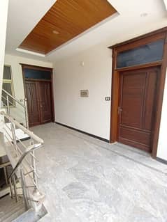 Beautifull 2 Bed Upper Portion For Rent