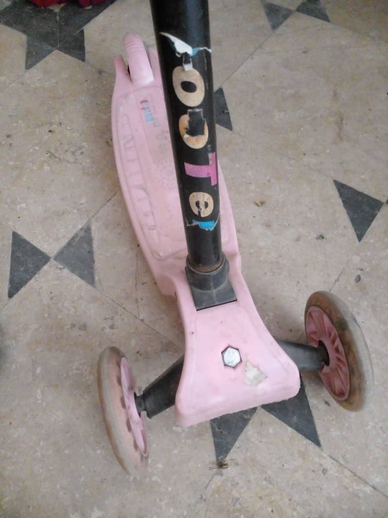 Pink scooty for girls 1